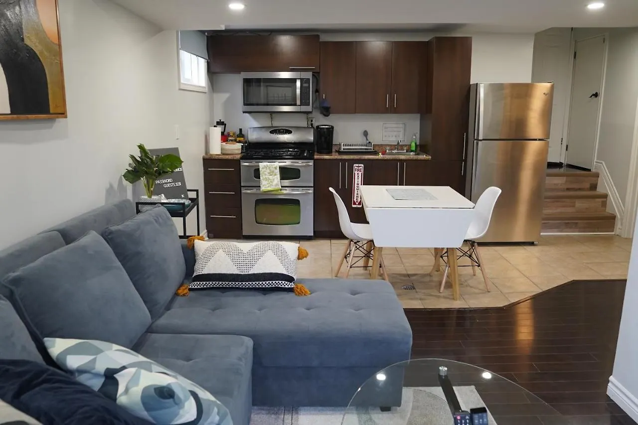 Holiday home Patio Prive, Hebergement Equipe Et Spacieux. Hamilton Canada